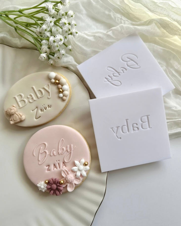 Le Tampon "Baby" Écriture manuscrite