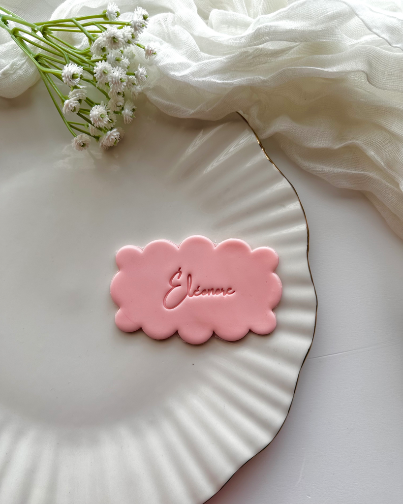 L'Élégante Plaque Festonnée (À Personnaliser) (Emporte-pièce)