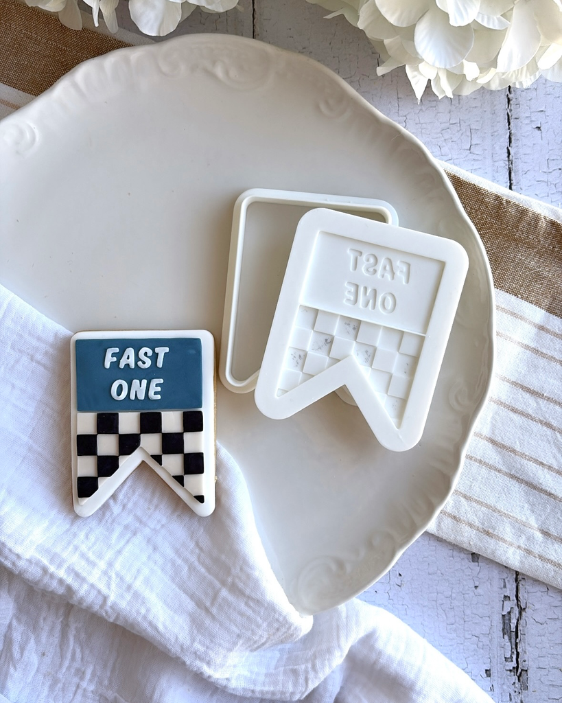 Le Fanion "Fast One" (Premier Anniversaire) (Duo)